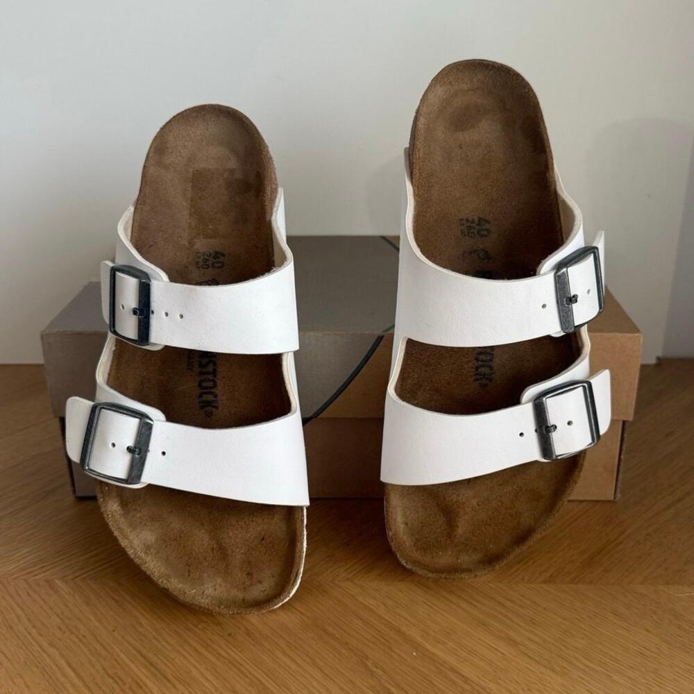 Birkenstock Arizona White Unisex Slip On Sandals- Men 7- Women 9